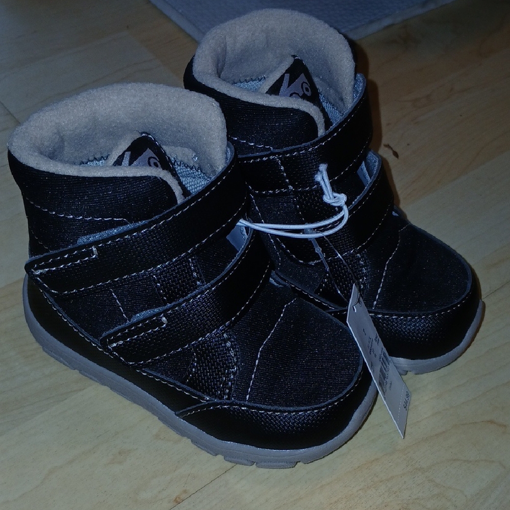 See Kai Run Black and Gray Boots with Velcro Straps
